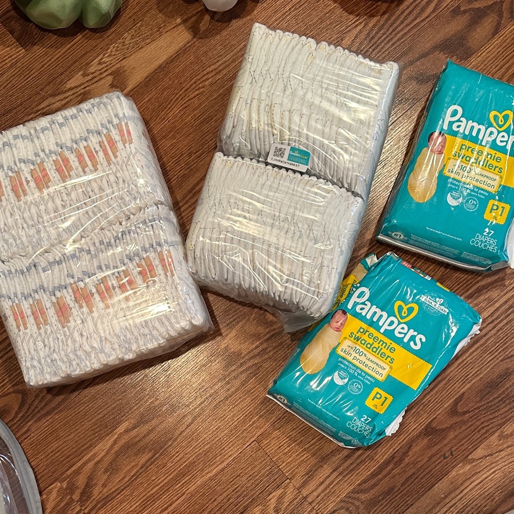 Pampers & Huggies Lot